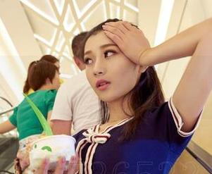 “爱丝”出新货！长城之巅丝袜之舞合集，初秋的风好像都在跟她跳舞。