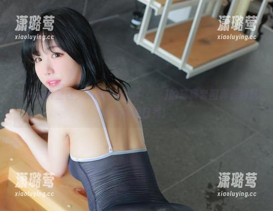 不只是裤里丝，Addielyn(에디린)的写真套图真是好玩的时尚脱口秀！