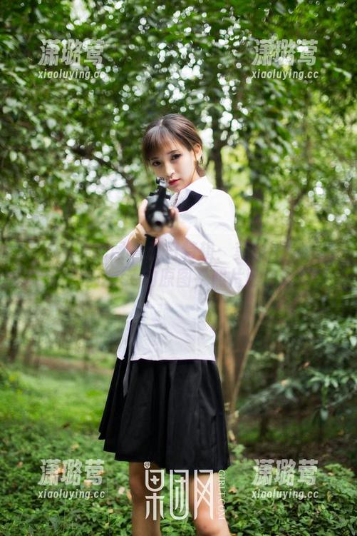 GIRLT果团网 - 夏日特辑：莫雅淇和那张让人想摆Pose的原图，照片已经驾到！
