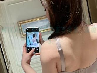 微密圈 - MIYA说：看我的女友写真集，谁说不是她的主场？