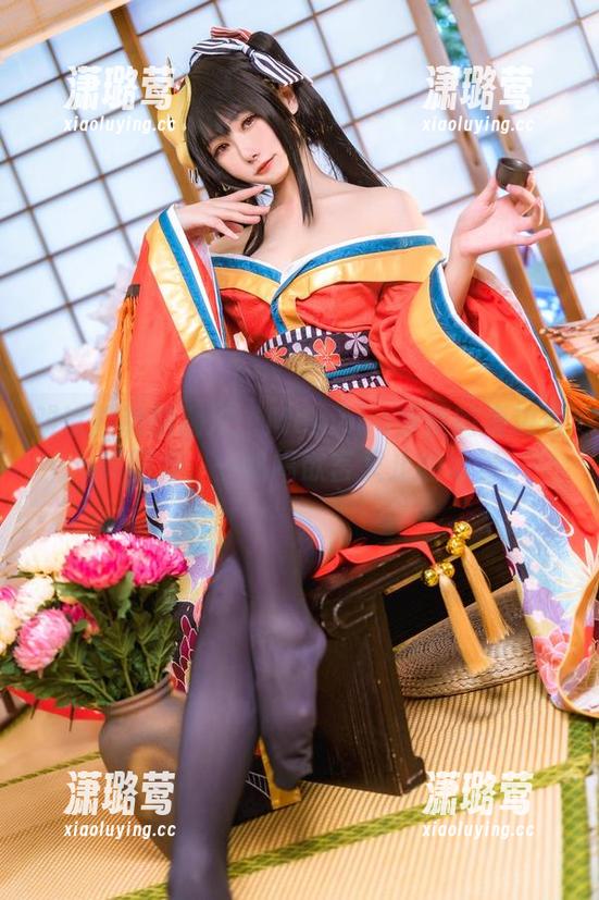难以控制的潮汐：Momoko葵葵的海边写真图集，一幅幅欲言又止的场景