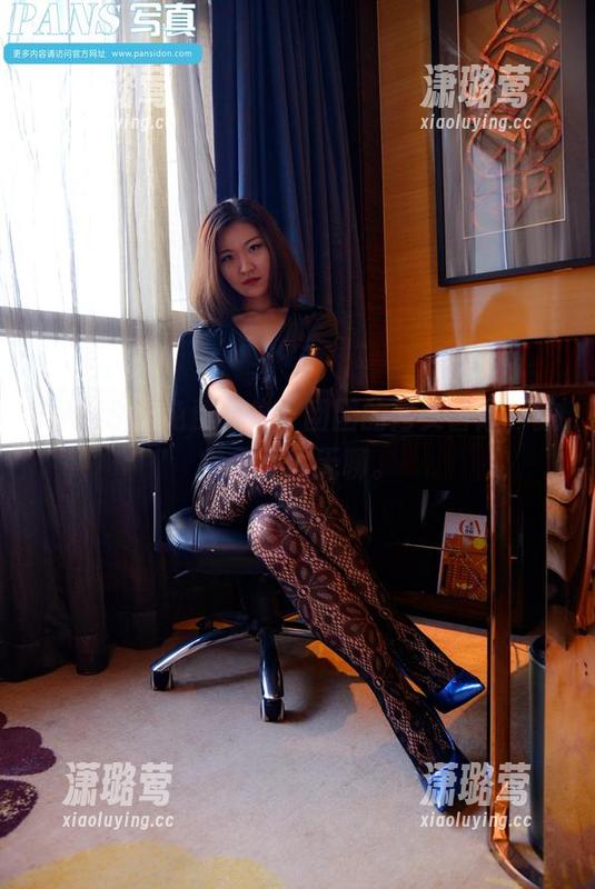PANS - 免费图集：团团的修女冒险，教堂里不再无聊。