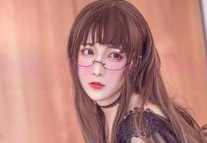 Sakiiii翎柒的“小厨房”原图：菜刀也会撒娇吗？