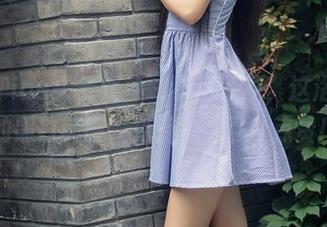 TouTiao头条女神 - 不得不说，这洛洛可的黑白美图，免费给一百个点赞！