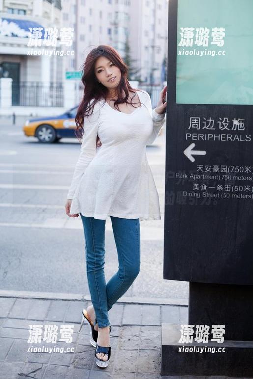 TuiGirl推女郎 - 木婉晴的户外写真，图册的每一页都有一种微妙的吸引力。