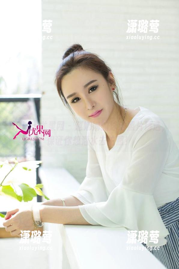 UGirls尤果网 - 赵娜娜的泳池照片精选，保证你想潜水去拍照！