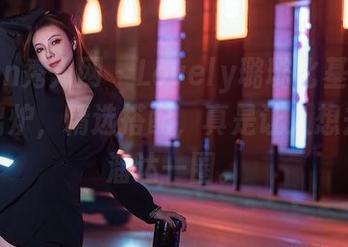 Xiuren秀人网 - Lovely璐璐比基尼图包新鲜出炉，精选搭配，真是让人想去沙滩溜达一圈。