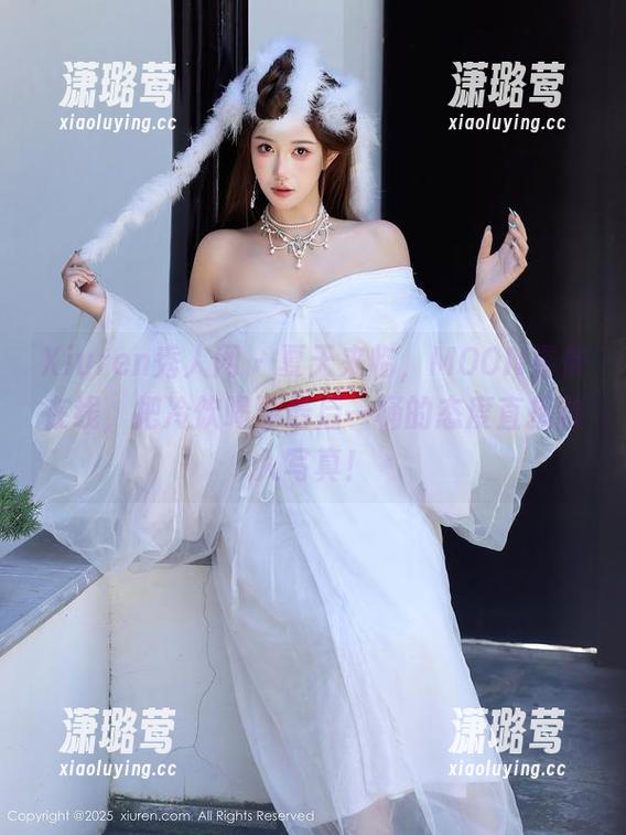 Xiuren秀人网 - 夏天来临，MOON嘉依在线，把冷饮喝到最后一桶的态度直接融入写真！