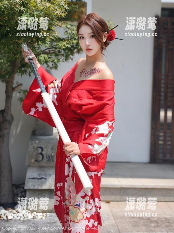 Xiuren秀人网 - UU酱的在线修女写真，比我理解的要复杂多了吧？
