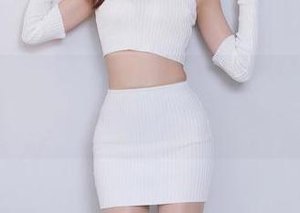 Xiuren秀人网 - 七七kiko和她的女仆写真图包，明明是角色扮演，脑中却飞走。