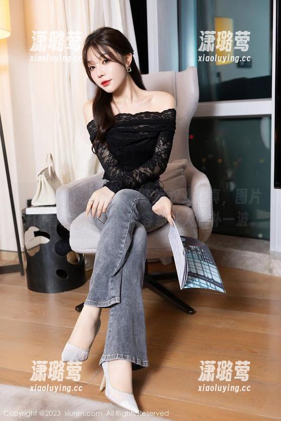 Xiuren秀人网 - 刘婷婷双人写真，图片好像有点小私密，很容易让人脑补一波。