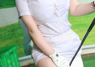 Xiuren秀人网 - 少女心雪雪的毛衣分享，感觉这件毛衣挺久远，但又……联想满满
