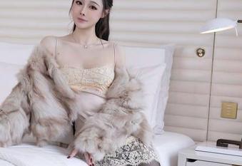 Xiuren秀人网 - 你们看，想做你的猫的眼镜，原图居然透着一丝微妙的轻松