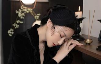 Xiuren秀人网 - 李丽莎的定制清纯，我想说，她的每一张图片都在挑衅我的道德底线？