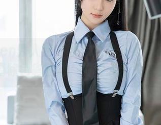 Xiuren秀人网 - 水水姐这一身红裙合集，堪称色彩骚动，看得我舌头打结！
