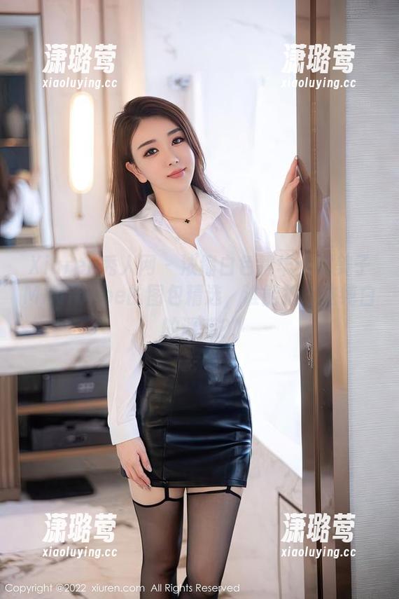 Xiuren秀人网 - 浓缩白色精华：糯美子MINIbabe的图包精选，谁能抵挡这纯白的诱惑？