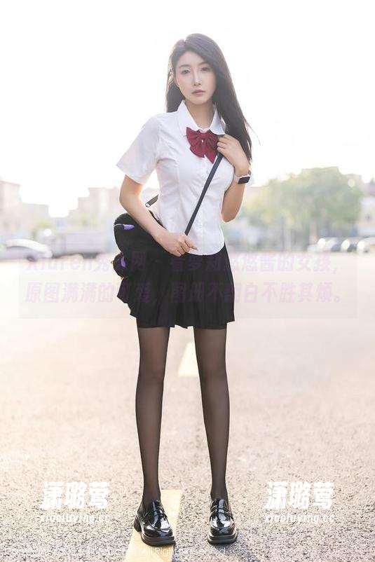 Xiuren秀人网-萝莉悠悠酱 Xiuren秀人网 - 看萝莉悠悠酱的女孩,原图满满的可爱,图册不翻白不胜其烦。