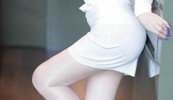 YouMi尤蜜荟 - 娜露selena新的图集更新来了，剧情深奥难懂，我也是醉了。
