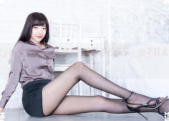 beautyleg - 在Dana的户外图包里找乐子，山不转水转，身子扭起来！