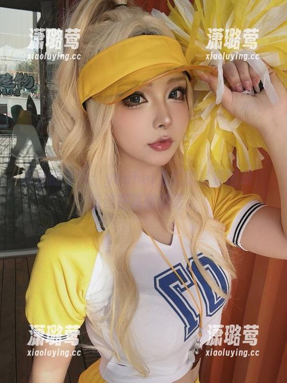 天台的午後：yuuhui玉汇的写真图册，仿佛在说悄悄话。