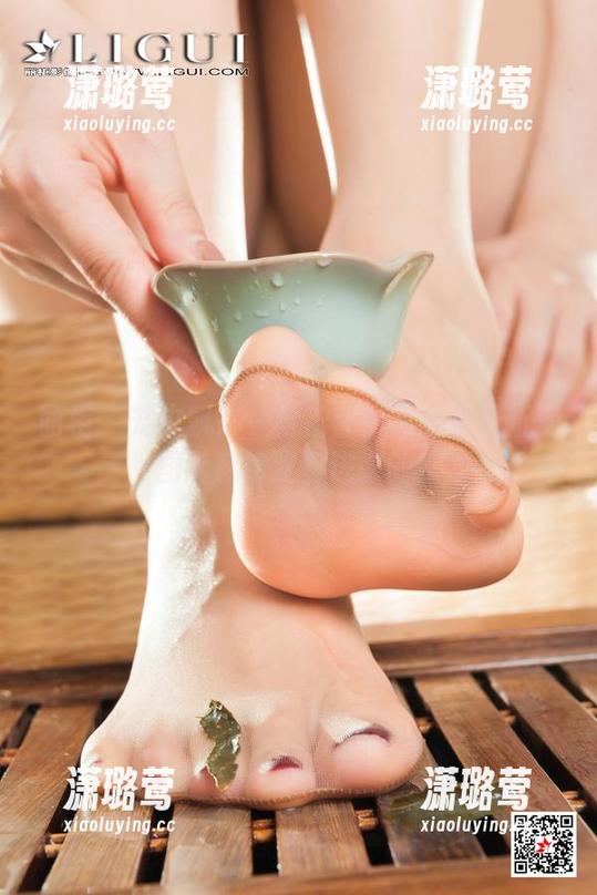 丽柜 - 笼中飘来一丝花香？完全是最新美图蕊蕊给我塞进来的！