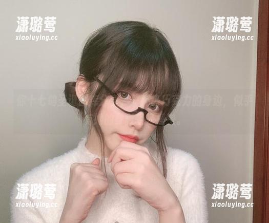 你十七鸽圣诞图库分享，一杯热巧克力的身边，似乎有她的身影轻轻摇曳。