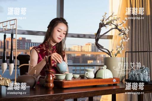 克拉女神 - 夏日姜璐！她的高清写真能把我热得直冒汗，快来给我一杯冰饮！