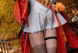 看“咬人小小兔”的写真，福利满满，捡到光的独白，想想就有点意思。