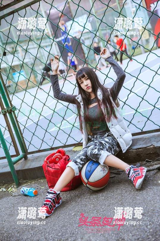 头条女神 - 王竹的薄纱内衣写真集，谁说少妇不能玩得开的？