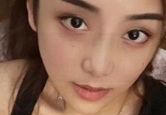 微密圈 - 谁说摄影师不能叼根筷子？奶雯的银色吊带裙图包一位母亲的自我奋斗！
