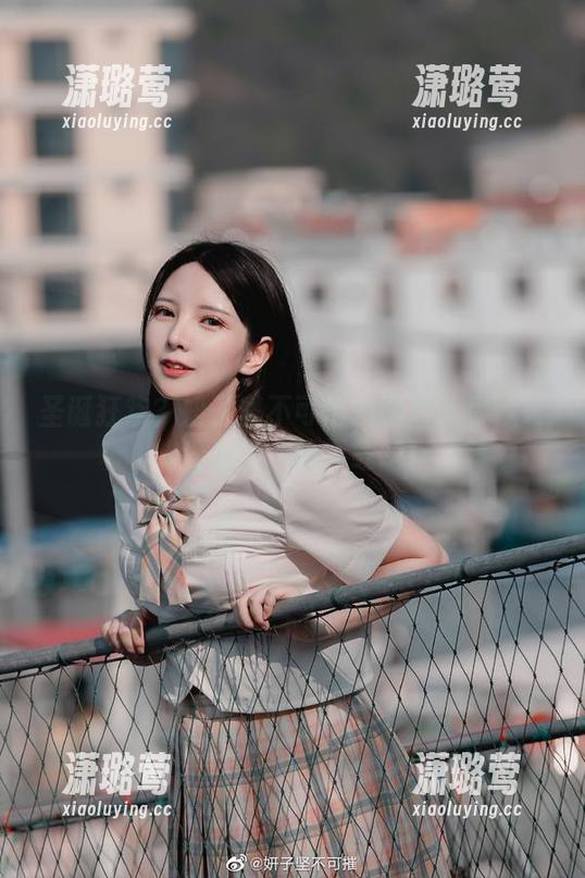 圣诞狂欢？妍子坚不可摧的图片让你秒入节日氛围，快下载吧！