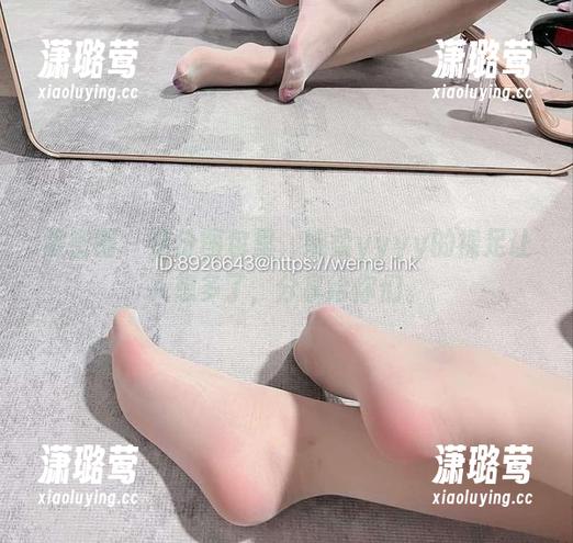 微密圈 - 这份图包里，婉柔yyyy的裸足让人想多了，分享给你们。