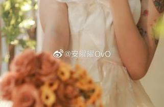 看到安曜曜最新照片，奶牛的风头完全盖过她了吧，谁说农场不养眼？