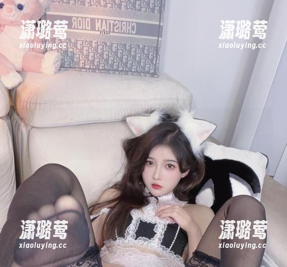 小小奶瓶儿 饶有兴致的小小奶瓶儿灰丝图片,似乎每张都在说些什么。