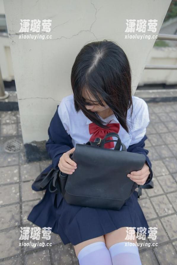 少女秩序-晞可 少女秩序 - 暗示与丝袜的交汇晞可合集,呐,细看就露出酒窝…