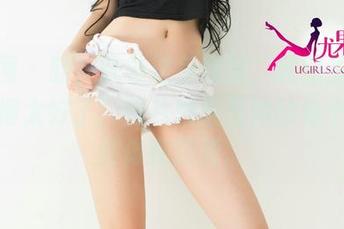 尤果网 - 哇，叶希这身套装，原图里的光照控得太好了！照片效果里她的每个动作都像在跳舞。