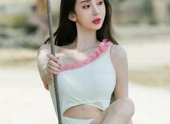 尤果网 - 有人说奶茶Emily是空姐，这图包能让你信服！