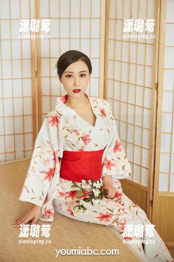 尤蜜荟 - YOYO优优的图集共享：天才黑客少女其实也怕黑的喔，你信不信？