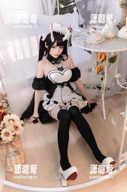 这次“是三不是世w”用丝袜打破常规，最新写真集震撼上线！