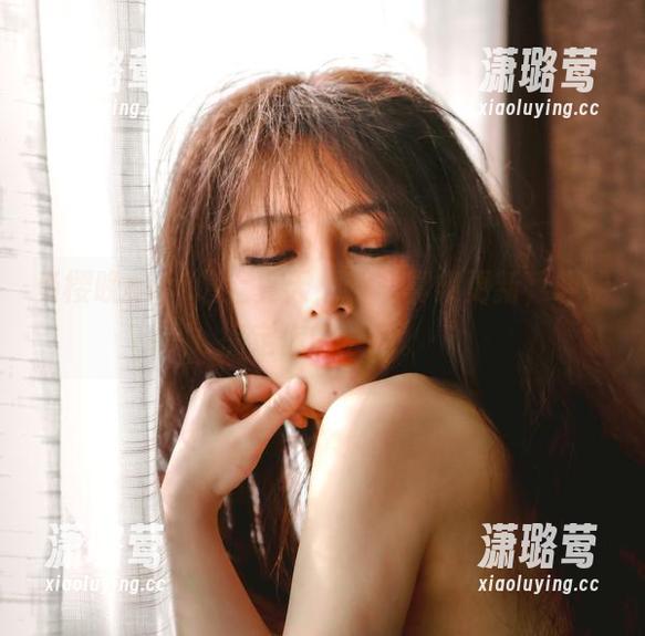 樱晚gigi 当樱晚gigi遇上夏天,新写真集更新,轻松搞定你的心情。