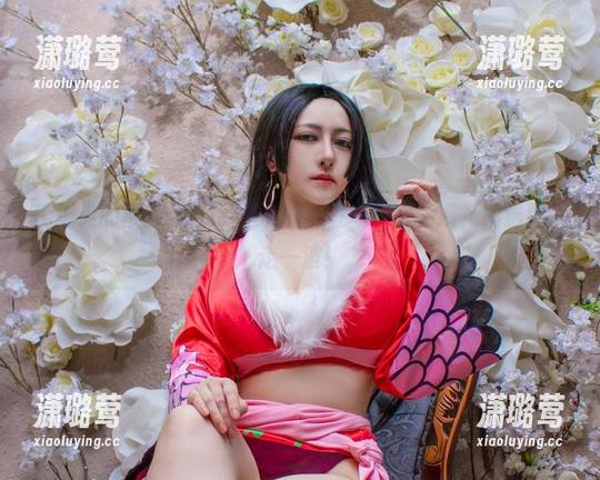踮脚尖的樱晚gigi，这和服的气场生成秘籍，精选图片走一波！