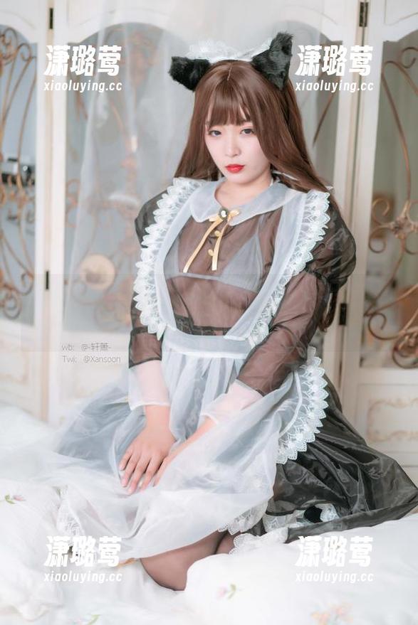 泳池梦境里的海克斯科技小蛋糕-写真资源像是透过水面流淌的记忆。