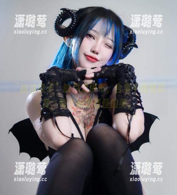 “狐洛洛子”的月之伊布，合集中慢慢欣赏，每个都是怪怪的美。