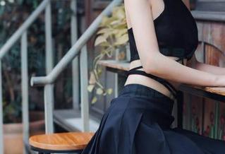 疯猫ss的制服精选：每张都是个“意外”，不过我不抗拒。