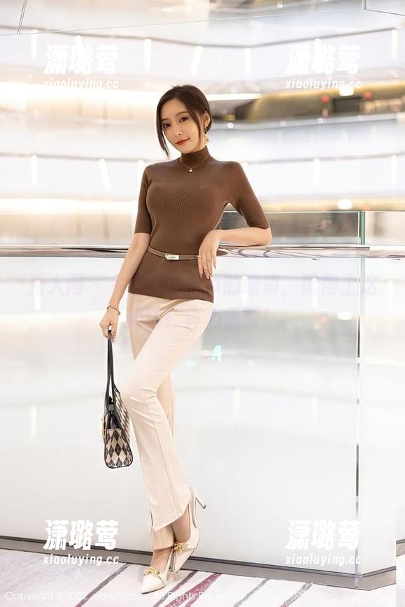 秀人网 - 余贝拉bella的眼镜，配得上这美图！真心佩服！