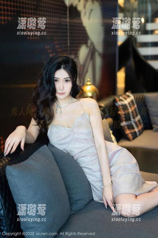 秀人网 - 娜露Selena的高跟鞋写真，真想不知道她是怎么站起来的！