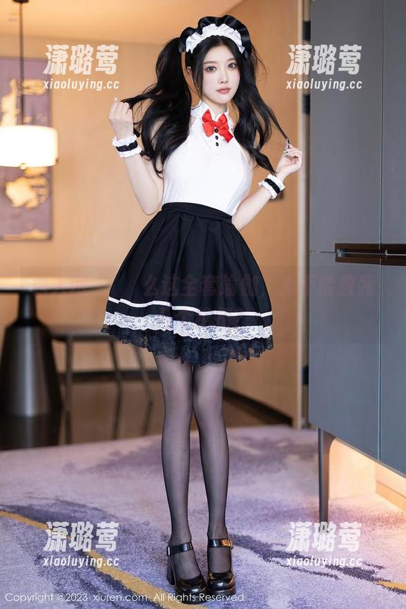 秀人网 - 婠婠么这全套瑜伽，能不能教我几个绝招？