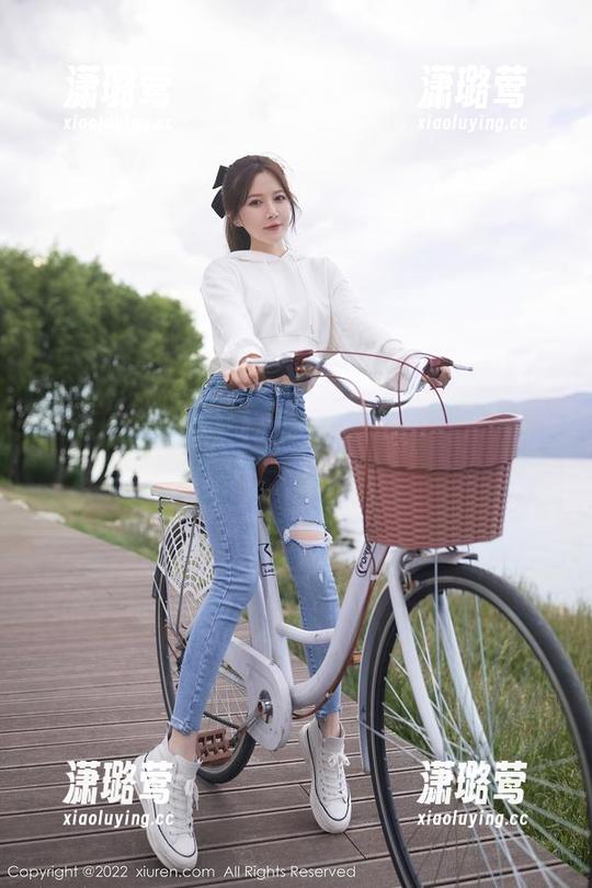 秀人网 - 福利来啦！私语baby带来了制服图片，一定要收藏！