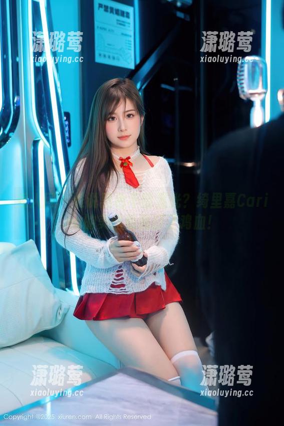 秀人网 - 谁说黑色不能发光？绮里嘉Carina的美图给我打了鸡血！