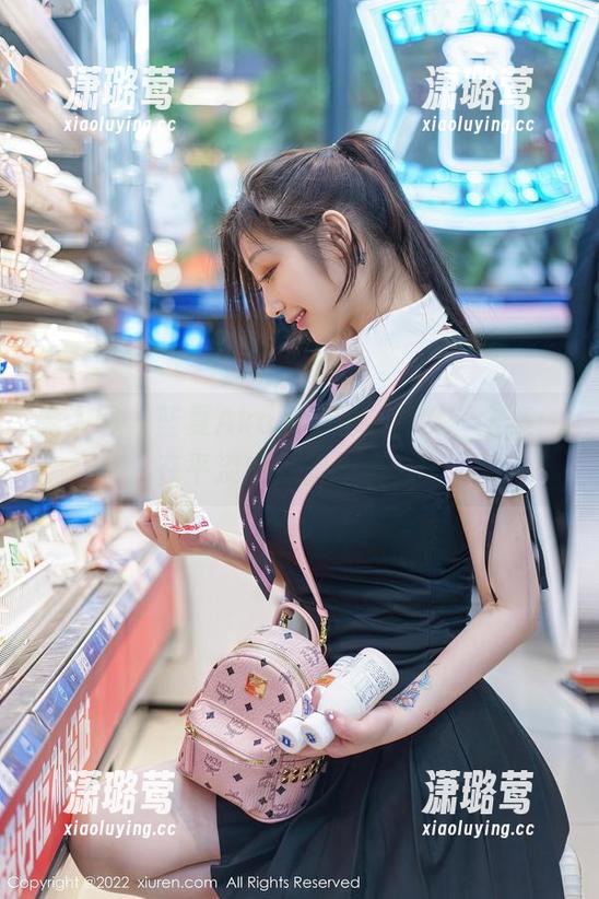 秀人网 - 蓝夏Akasha的“日常”全集：在平淡中偷偷找到美。
